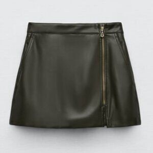 Zara  GOLD ZIPPER FAUX LEATHER SKORT - Med, Khaki, Dark Olive Green